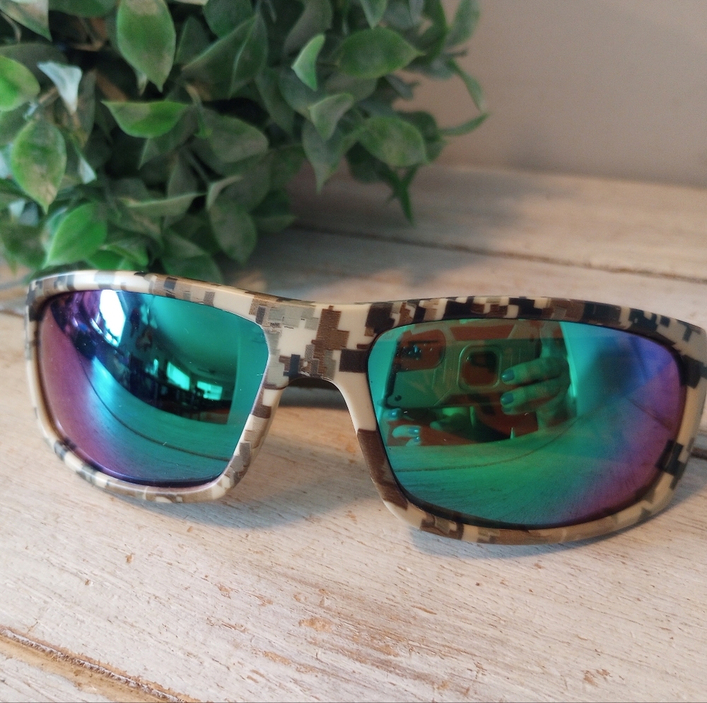Renegade camouflage pattern sunglasses mens outer Wear camo Gorpcore beach vibes